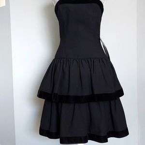 NWOT AJ Bari black strapless formal dress, full tiered skirt. Size 8.